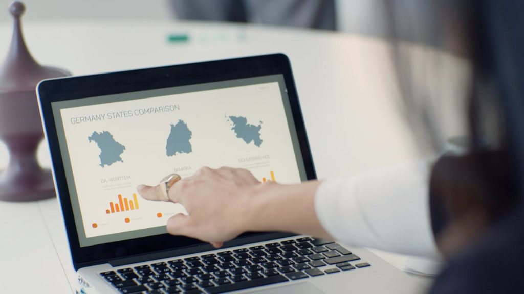 Comparison Pages as Link Magnets: A Programmatic Approach